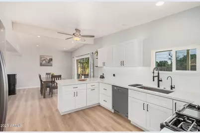 2253 E Bramble Avenue, Mesa, AZ 85204 - Photo 7