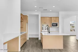 8332 W Solano Dr, Glendale, AZ 85305 - Photo 9