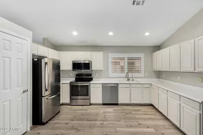 3942 E Agave Road, Phoenix, AZ 85044 - Photo 11