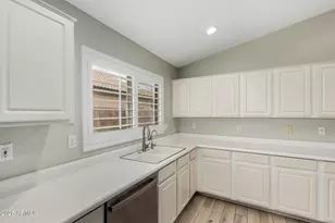 3942 E Agave Rd, Phoenix, AZ 85044 - Photo 13