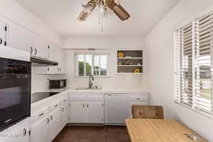 11054 N Coggins Dr, Sun City, AZ 85351 - Photo 3