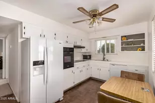 11054 N Coggins Dr, Sun City, AZ 85351 - Photo 5