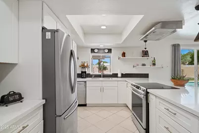 2440 E Yucca Street, Phoenix, AZ 85028 - Photo 15