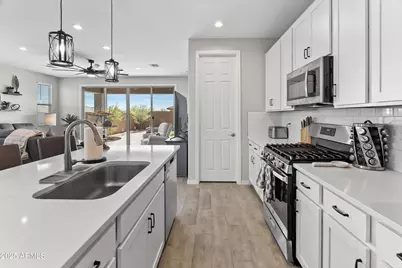 17745 W Running Deer Trail, Surprise, AZ 85387 - Photo 9