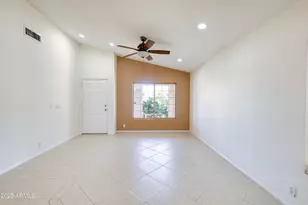 3211 E Menadota Dr, Phoenix, AZ 85050 - Photo 9