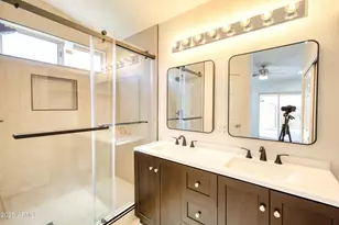 3211 E Menadota Dr, Phoenix, AZ 85050 - Photo 53