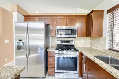 3211 E Menadota Drive, Phoenix, AZ 85050 - Photo 11