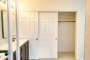 3211 E Menadota Dr, Phoenix, AZ 85050 - Photo 41