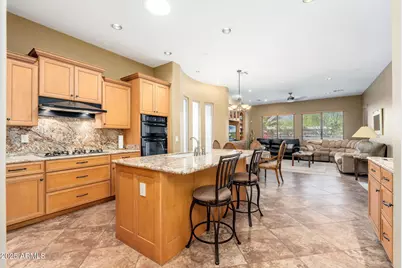 213 E Summerside Road, Phoenix, AZ 85042 - Photo 11