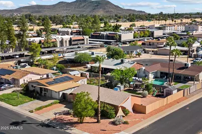 2813 W Port Royale Lane, Phoenix, AZ 85053 - Photo 1