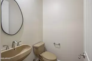 23024 N 38th Pl, Phoenix, AZ 85050 - Photo 17