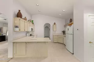 10621 E Halley Dr, Sun Lakes, AZ 85248 - Photo 11