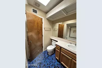 10424 N 11th Place #2, Phoenix, AZ 85020 - Photo 19