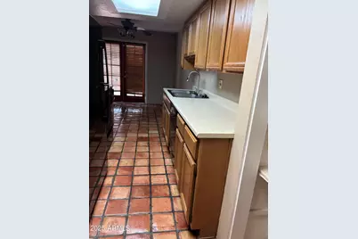 10424 N 11th Place #2, Phoenix, AZ 85020 - Photo 7