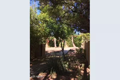10424 N 11th Place #2, Phoenix, AZ 85020 - Photo 35