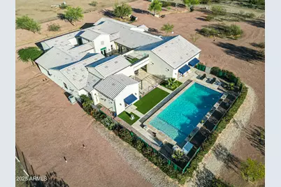 21736 W Desert Mirage Drive, Wittmann, AZ 85361 - Photo 13