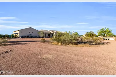 21736 W Desert Mirage Drive, Wittmann, AZ 85361 - Photo 15