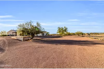 21736 W Desert Mirage Drive, Wittmann, AZ 85361 - Photo 9