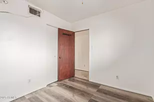 7917 W Flower St, Phoenix, AZ 85033 - Photo 27