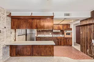 7917 W Flower St, Phoenix, AZ 85033 - Photo 9