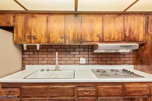 7917 W Flower St, Phoenix, AZ 85033 - Photo 13