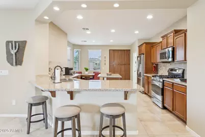 12958 W Fossil Drive, Peoria, AZ 85383 - Photo 9