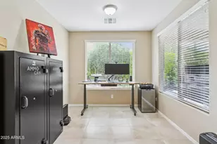 12958 W Fossil Dr, Peoria, AZ 85383 - Photo 17