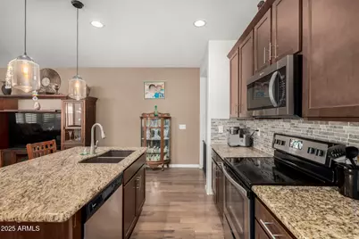18263 W Cedarwood Lane, Goodyear, AZ 85338 - Photo 7