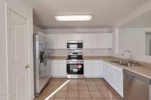 15717 W Watson Ln, Surprise, AZ 85379 - Photo 5