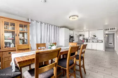 12814 N 29th Drive, Phoenix, AZ 85029 - Photo 9