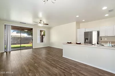 8825 N 65th Drive, Glendale, AZ 85302 - Photo 11