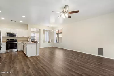 8825 N 65th Drive, Glendale, AZ 85302 - Photo 9