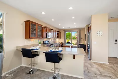 12857 W Quail Track Drive, Peoria, AZ 85383 - Photo 11