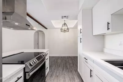 7557 N Dreamy Draw Drive #219, Phoenix, AZ 85020 - Photo 11