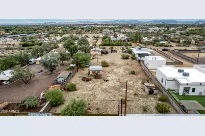 2237 E Desert Lane, Phoenix, AZ 85042 - Photo 3