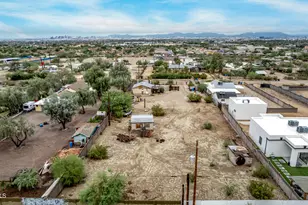 2237 E Desert Ln, Phoenix, AZ 85042 - Photo 3