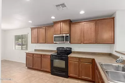 2215 E Everglade Lane, Gilbert, AZ 85298 - Photo 9