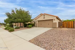 2215 E Everglade Ln, Gilbert, AZ 85298 - Photo 1