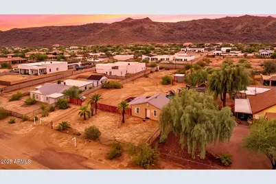 2241 E Desert Lane, Phoenix, AZ 85042 - Photo 9