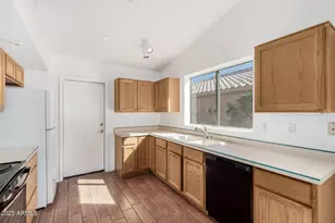 11557 W Badger Ct, Surprise, AZ 85378 - Photo 7