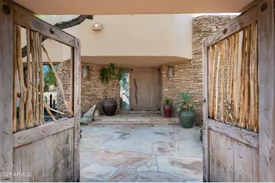 9355 E Via Del Sol Drive, Scottsdale, AZ 85255 - Photo 11