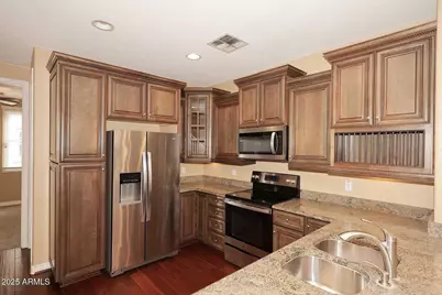 2440 E Montecito Avenue, Phoenix, AZ 85016 - Photo 13