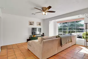 1022 E Keim Dr, Phoenix, AZ 85014 - Photo 13