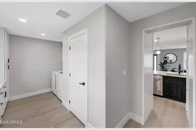 3116 W Gelding Drive, Phoenix, AZ 85053 - Photo 17