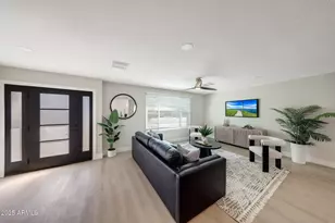 3116 W Gelding Dr, Phoenix, AZ 85053 - Photo 3