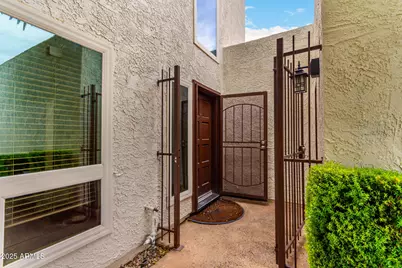 11615 N 40th Way, Phoenix, AZ 85028 - Photo 3