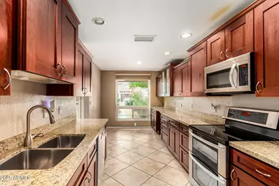 11615 N 40th Way, Phoenix, AZ 85028 - Photo 11