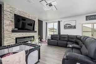 21561 W Ashleigh Marie St, Buckeye, AZ 85326 - Photo 7