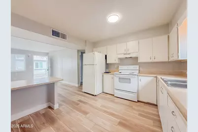 3426 E Melvin Street #E, Phoenix, AZ 85008 - Photo 7