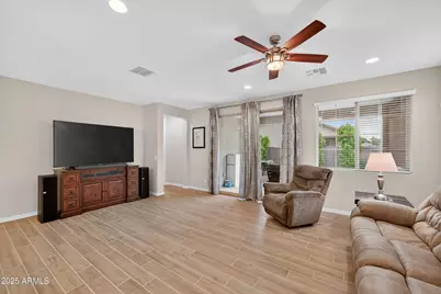 10218 W Piccadilly Road, Avondale, AZ 85392 - Photo 9